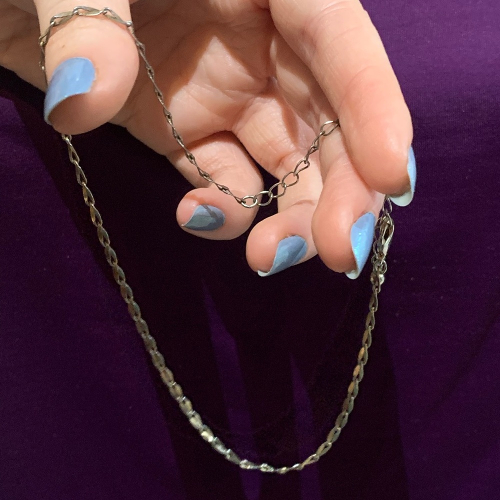 🥶 5/$18 - Dainty Gold Tone Choker - Picture 4 of 4